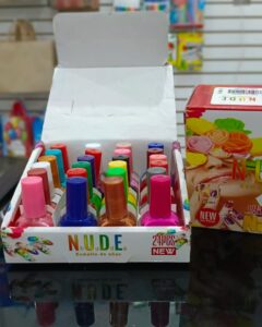 Esmalte de uñas corazón NUDE HUDA HU-AP16